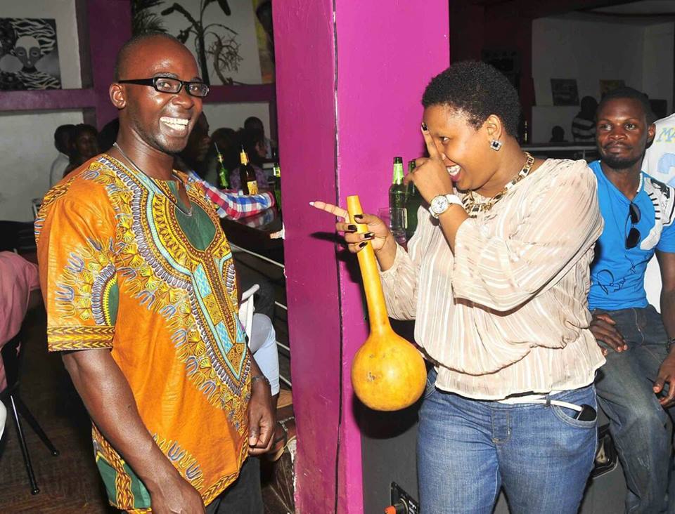 Dons Club & Restaurant Kampala Uganda, Good food in Kampala, Food & Drink, Top Bar, Top Restaurant, Lounge, Top Bar and Lounge, Food, Beer, Wine, Spirits, Cocktail bar, Amazing beer prices, Cheap Beer, Great Place to Drink after work , Gins and local beers, grilled food and wood-fired pizzas, Chatting and Drinking, Chilling with friends and mates, Date night, Eating and Drinking, Private parties, Drinking and Dancing, Cocktail Bar, Lounge Bar, Party Bar, Kampala Pub, Lively DJ nights, Lively Music, Great Beer Drink Out, Tasteful Delicious food in Kampala, Amazing Drinking Joint in Kampala Uganda, Ugabox